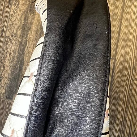 Betsey Johnson Heart and Panda Top Handle Bag - Picture 2 of 9